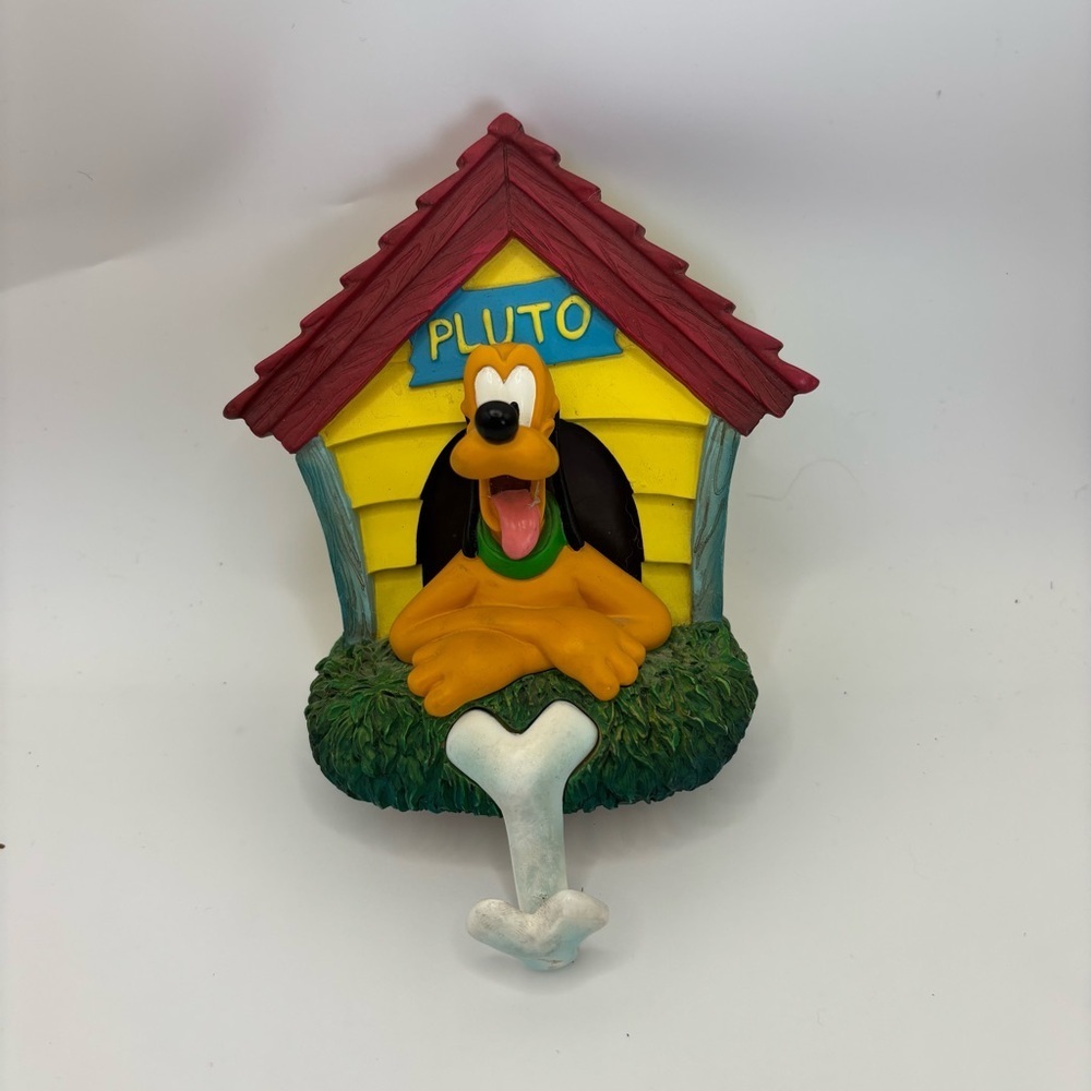 Disney Pluto Christmas Leash Holder - RARE